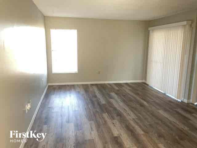 Foto del edificio - 834 Mendoza Dr