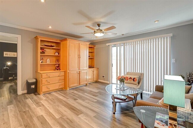 Foto del edificio - 8427 Hearth Dr