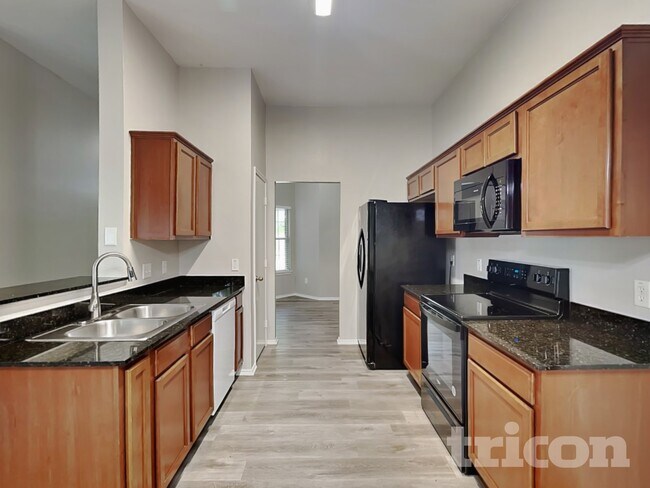 Foto del edificio - 1602 Canary Island Ct