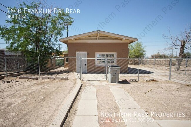 Building Photo - Studio Apartment Near Riverside HS!