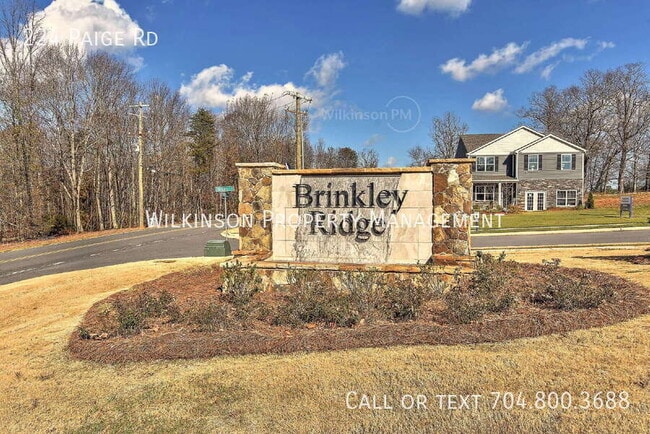 Foto del edificio - 224 Paige Rd