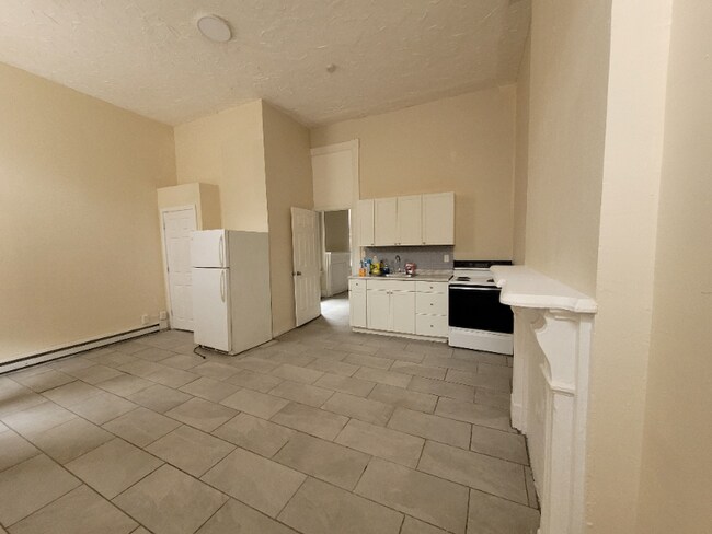 Building Photo - 2467 W McMicken Ave