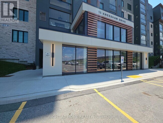 Building Photo - 15 Kneeshaw Dr