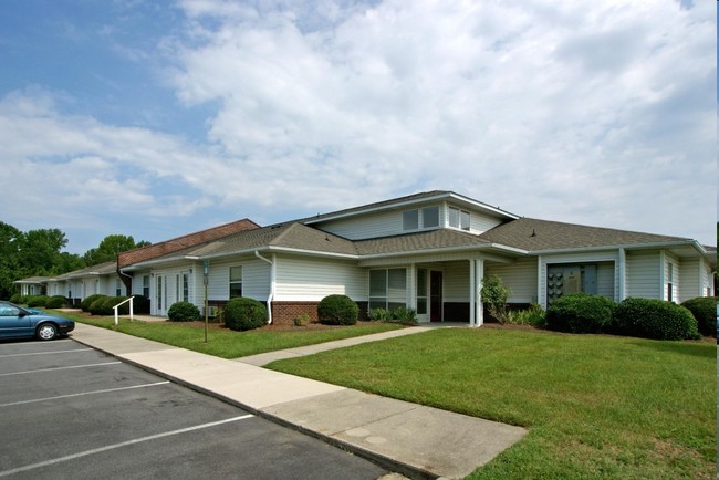 Foto del edificio - Azalea Gardens Apartments