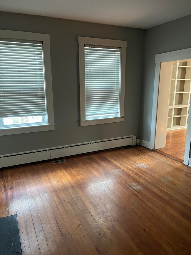 Building Photo - 200 E Main St