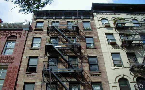 Foto del edificio - 225 E 25th St