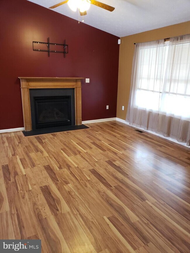 Foto del edificio - 115 Lookout Point Way