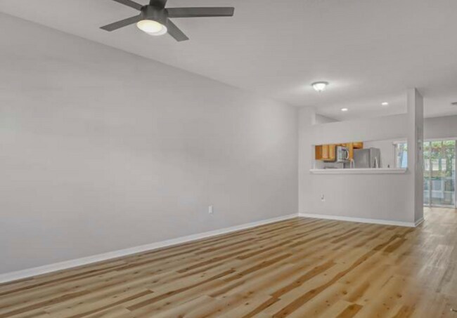 Foto del edificio - 1411 Hampton Park Ln