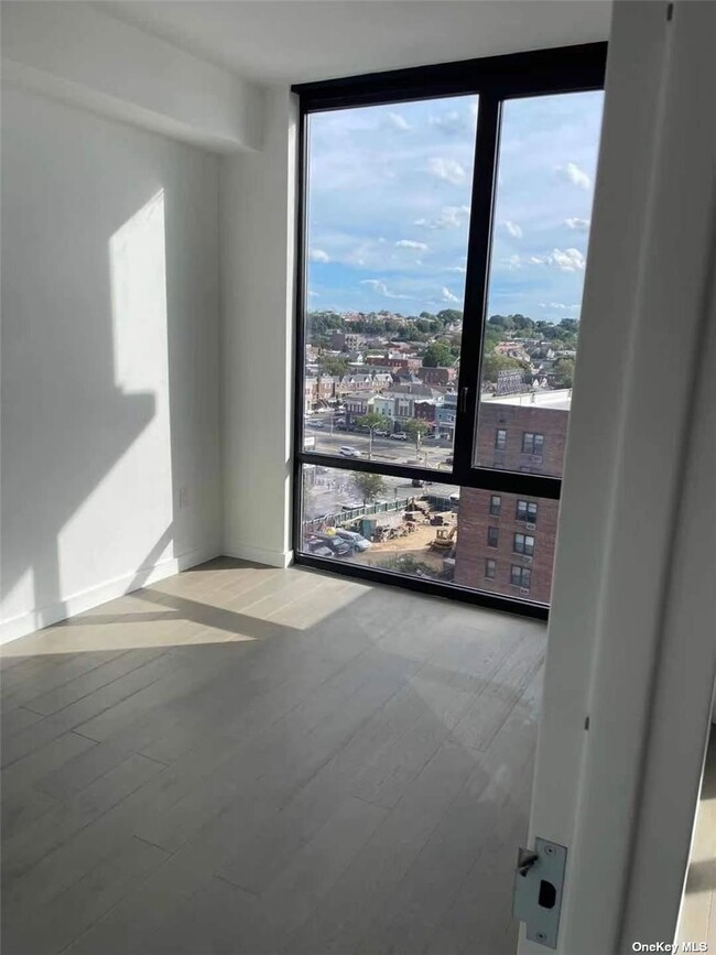 Foto del edificio - 8808 Justice Ave