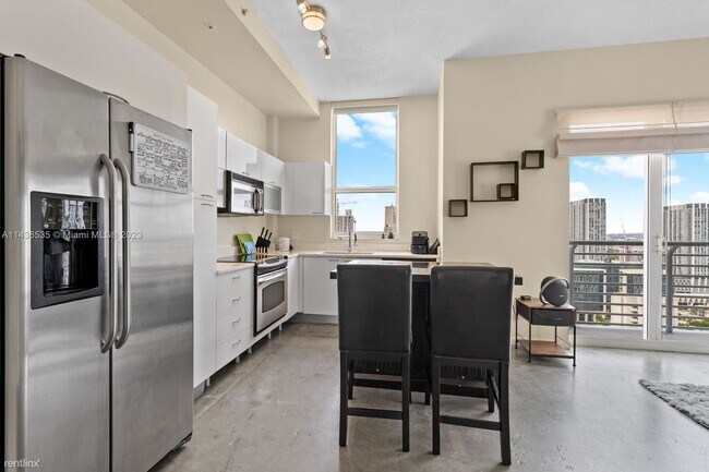 Building Photo - 2 br, 2 bath Condo - 133 NE 2nd Ave Apt 3413