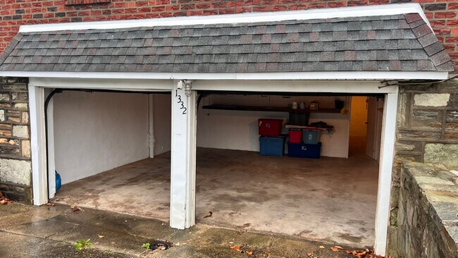 Building Photo - 1332 Faunce St