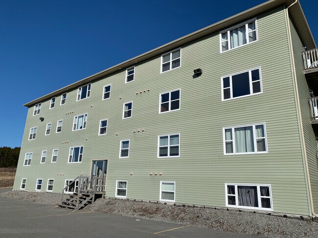 Photo du bâtiment - 131-131 Inverness Pl