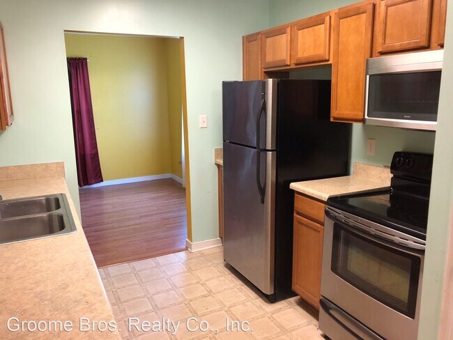 Building Photo - 3 br, 2.5 bath House - 435 Westover Pines Dr