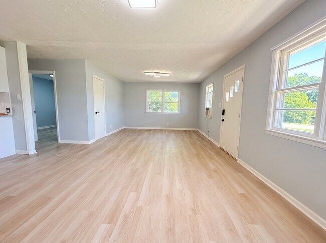 Building Photo - 512 Boundary Ln