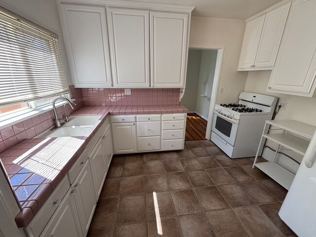 Foto del edificio - 214 S Bonita St