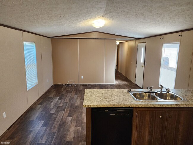 Foto del edificio - 3 br, 2 bath Mobile Home - 6393 Lois Street