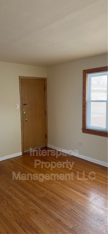 Building Photo - 10124 S Pulaski Rd