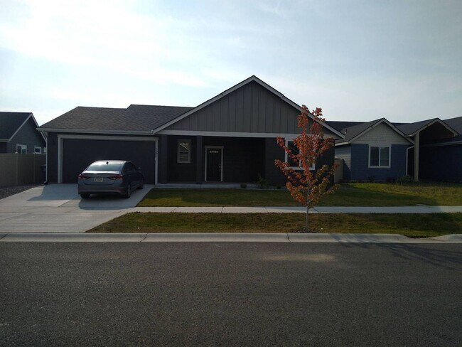 Foto del edificio - Beautiful 3-bedroom, 2-bath home at Woodbr...