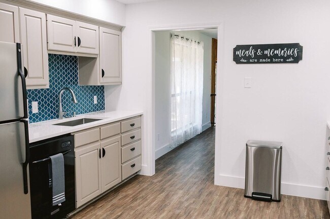 Foto del edificio - 10610 Lyckman Ln