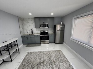 Building Photo - 5181 NE 16th Ave