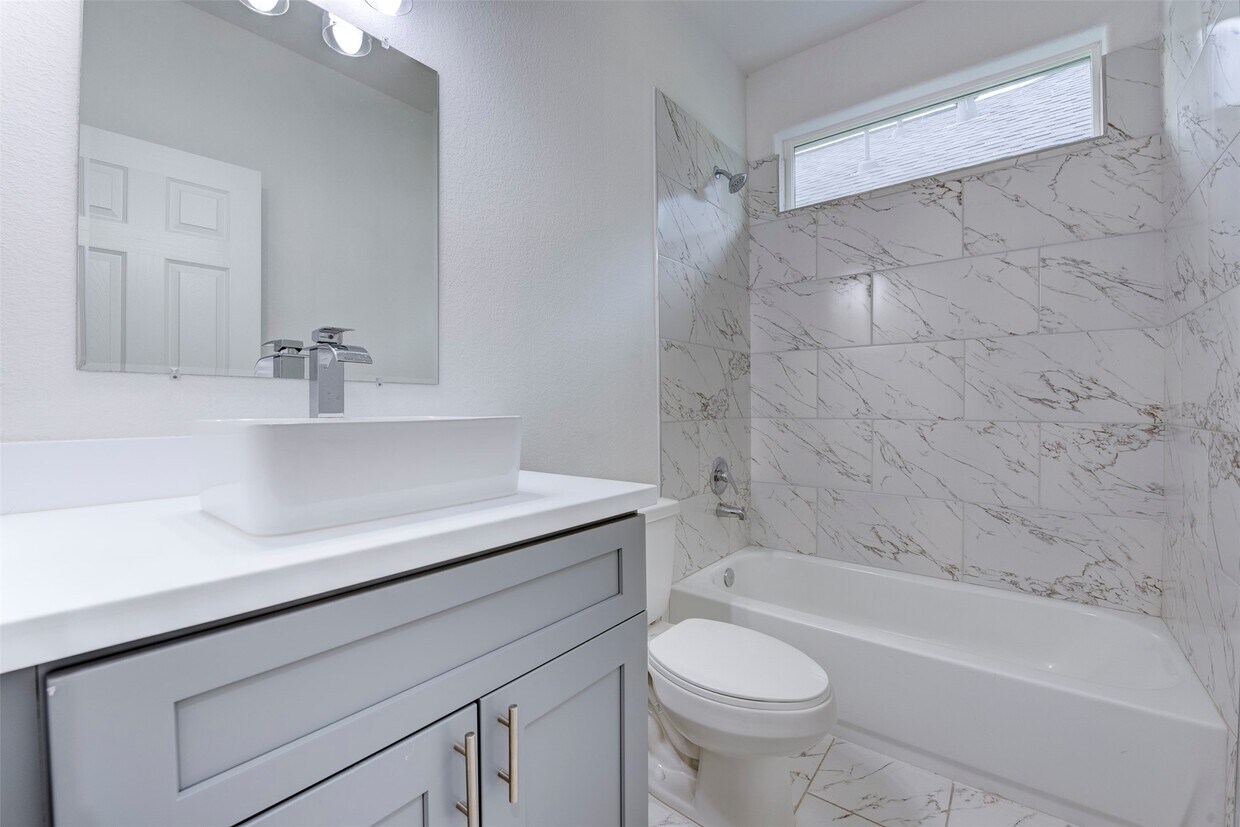 Foto del edificio - 8202 Homewood Ln