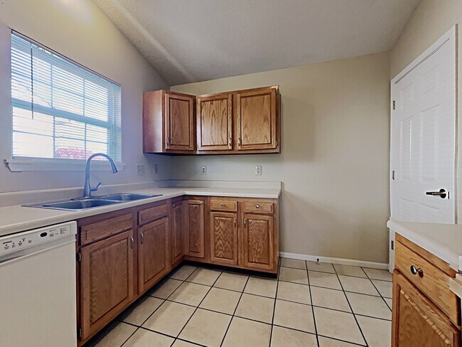 Building Photo - 8647 Jefferson Run