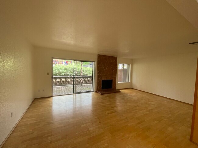 Living room - 10346 Caminito Surabaya