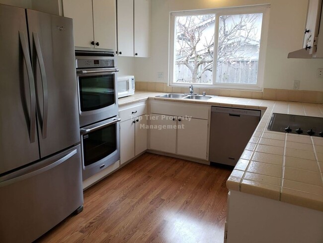 Building Photo - Very nice 4 Bed /2 Bath/1,948 Sqft house in desirable Campolindo neighborhood in Moraga available...