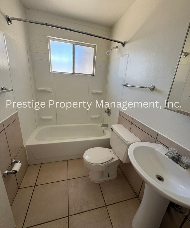 Building Photo - 2148