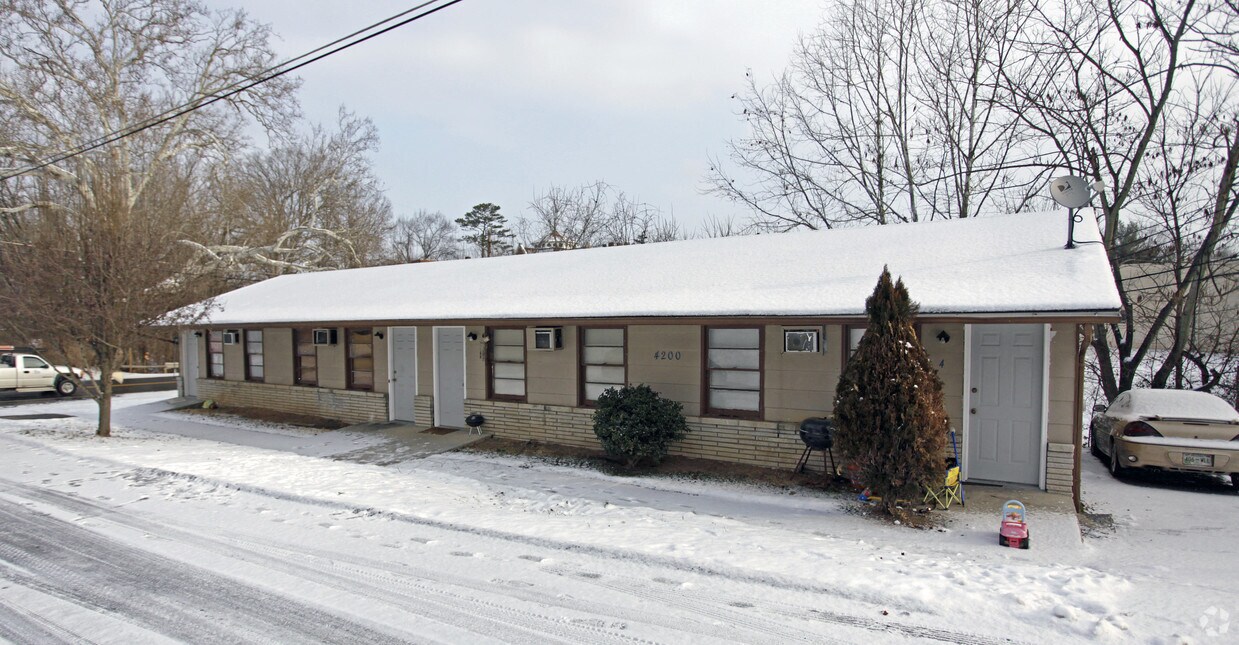 Primary Photo - 4200 Coffey St