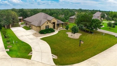 Building Photo - 107 Tylee Cir