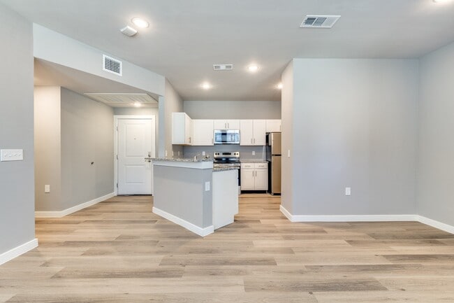 Building Photo - Four Cedars