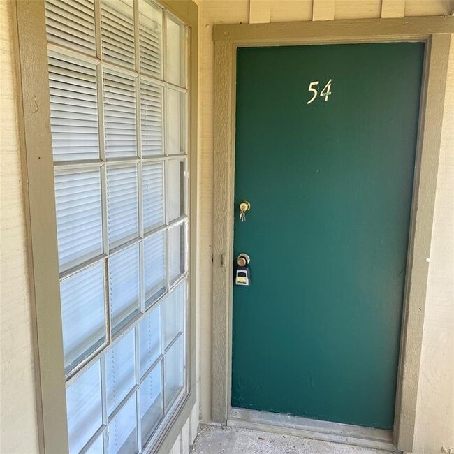 Foto del edificio - 5704 Edgemoor Dr