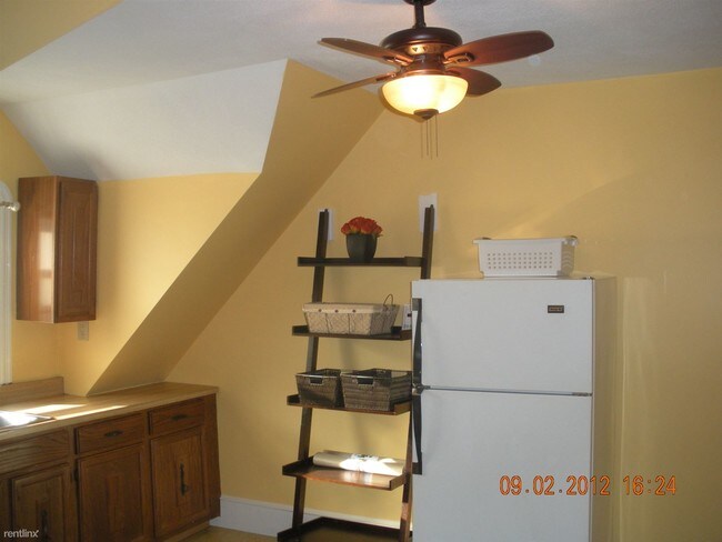 Building Photo - 203 Highland Ave