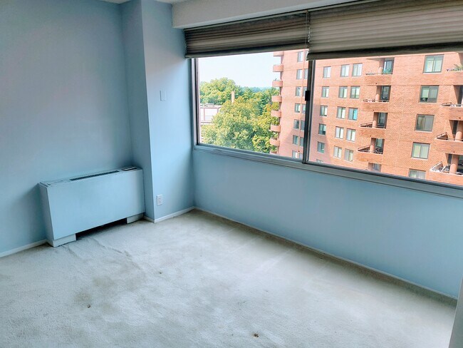 Comedor - 5500 Friendship Blvd