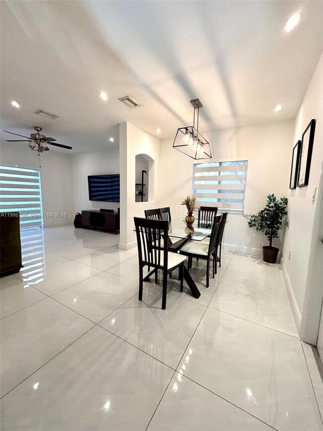 Building Photo - 14892 SW 9th Ln