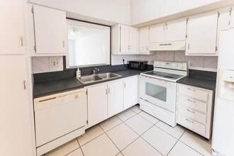 Building Photo - 410 NW 68th Ave