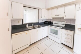 Building Photo - 410 NW 68th Ave
