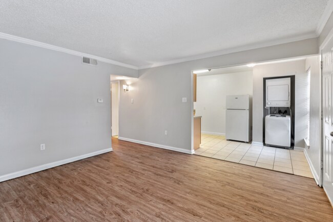 Foto del edificio - 4444 Tigerland Ave