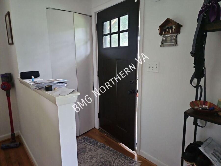 Foto del edificio - 10246 Dale Dr