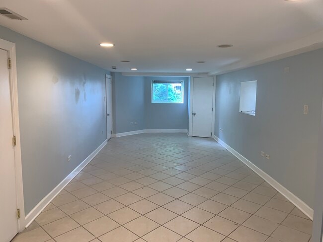 Building Photo - 2928 N Talman Ave