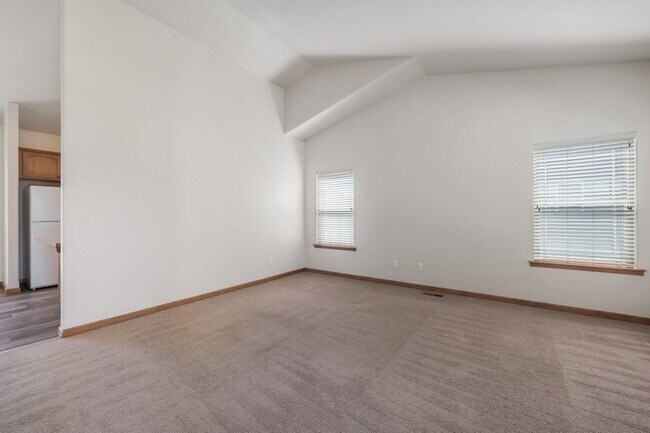 Foto del edificio - 3 bed 2 bath Crown Pointe Neighborhood wit...