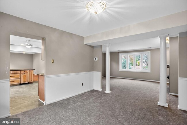 Building Photo - 11 Grant Dr