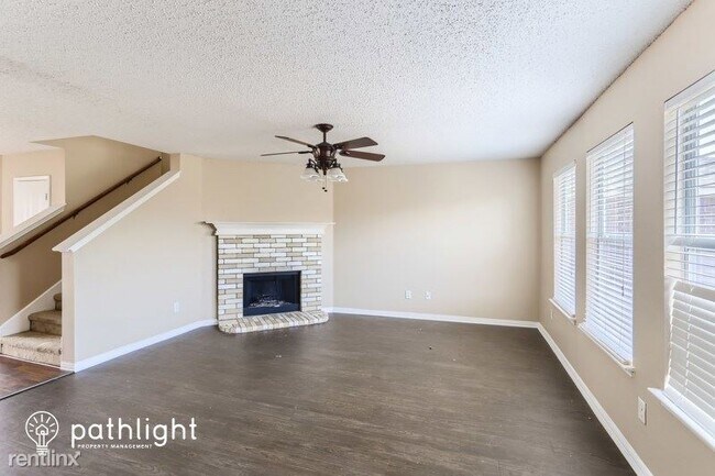 Building Photo - 3 br, 2.5 bath House - 1405 Knottingham Dr...