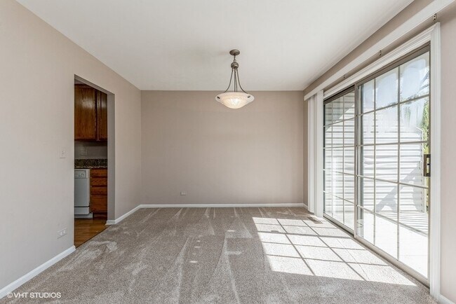 Building Photo - 1503 N St Marks Pl