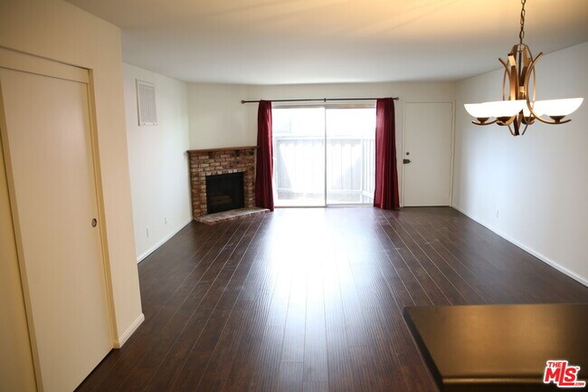 Building Photo - 8544 Independence Ave