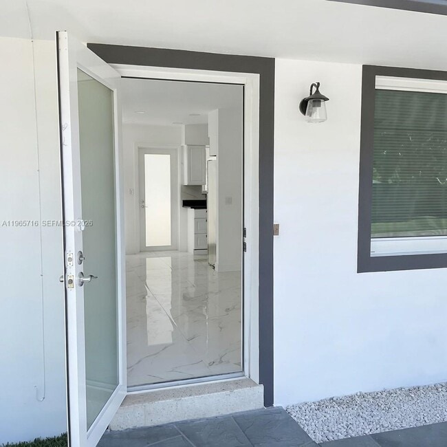 Building Photo - 2308 NW 3rd Ave