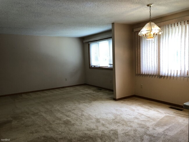 Building Photo - 2 br, 1.5 bath Condo - 56D Eastbrook Hts