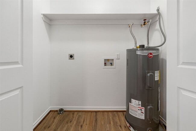 Building Photo - 210 Brazos St