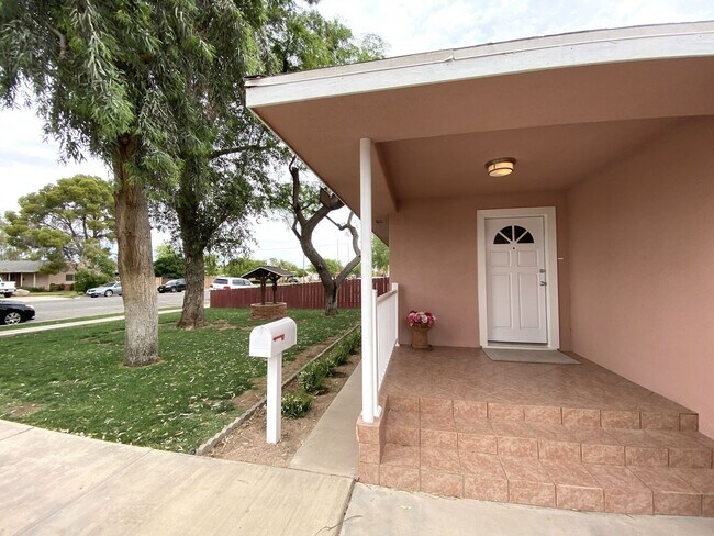 Building Photo - Holtville Home for Rent